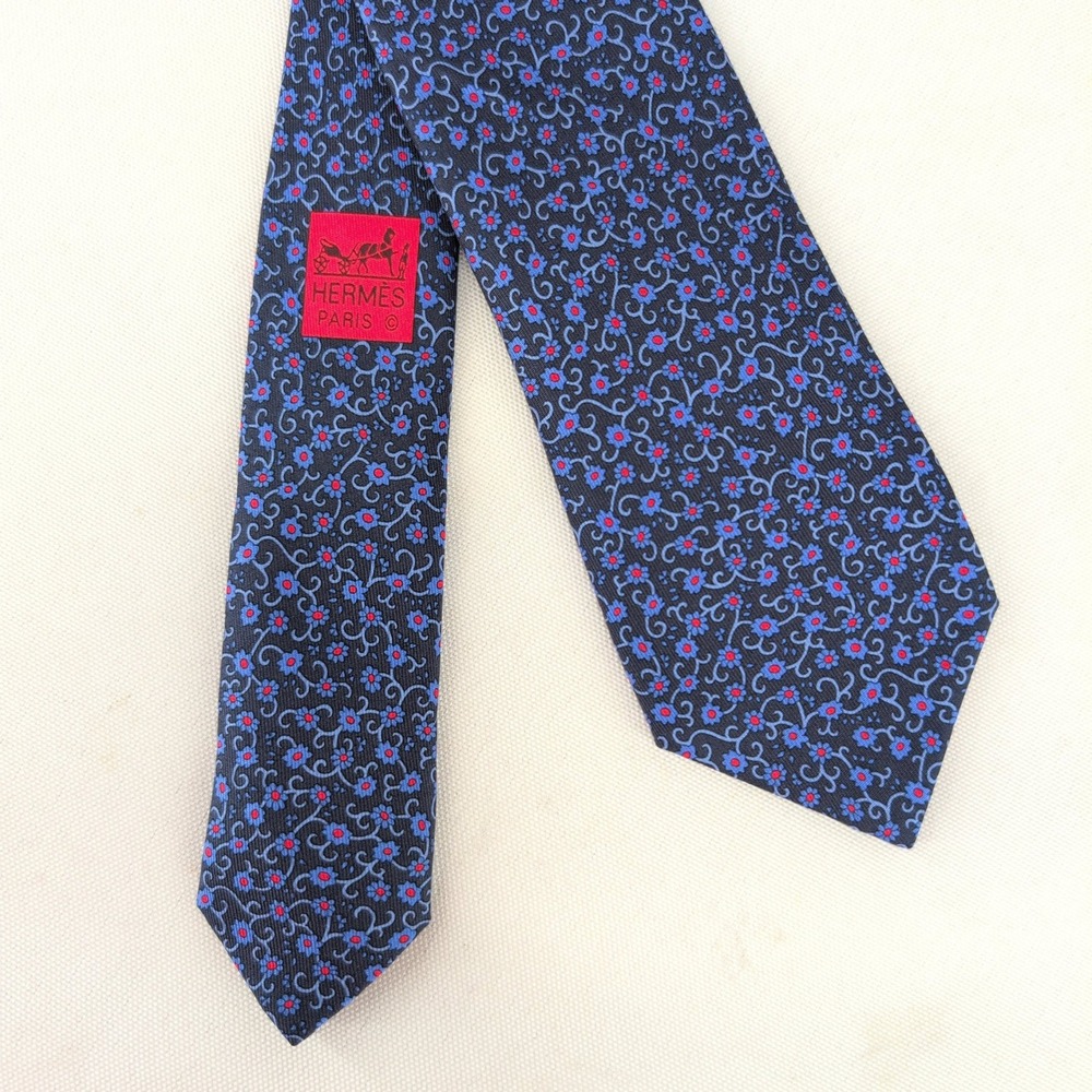 Hermes Silk Tie Navy Blue Red Floral Vine Pattern 6171 UA Made in France